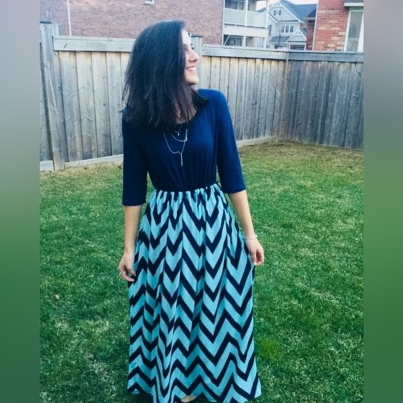 Long sleeve dress - Picture 1 of 5